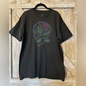 VANS SKULL & FLORAL GRAPHIC T-SHIRT
SIZE: LARGE